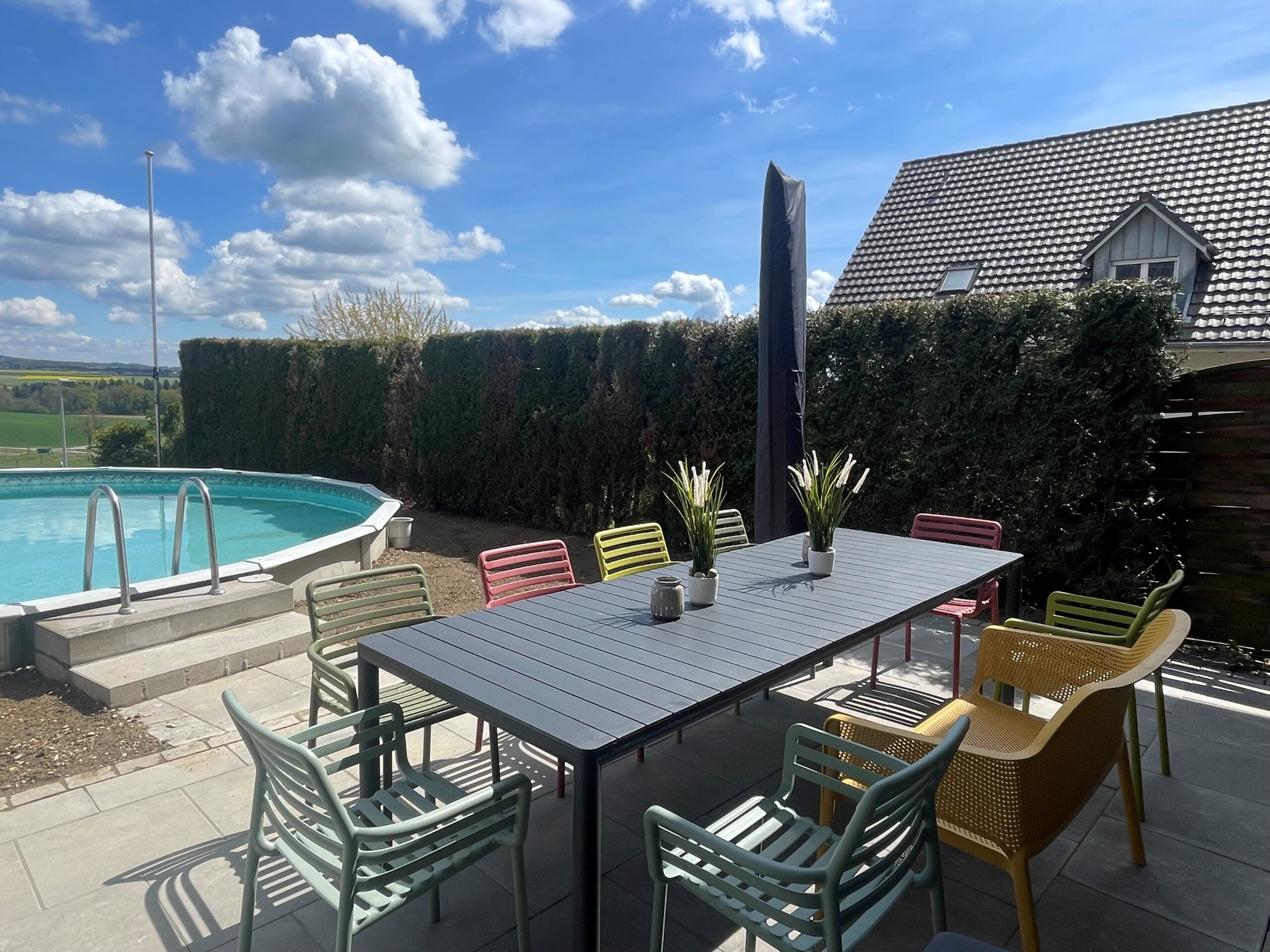 neuer Sitzplatz beim Pool